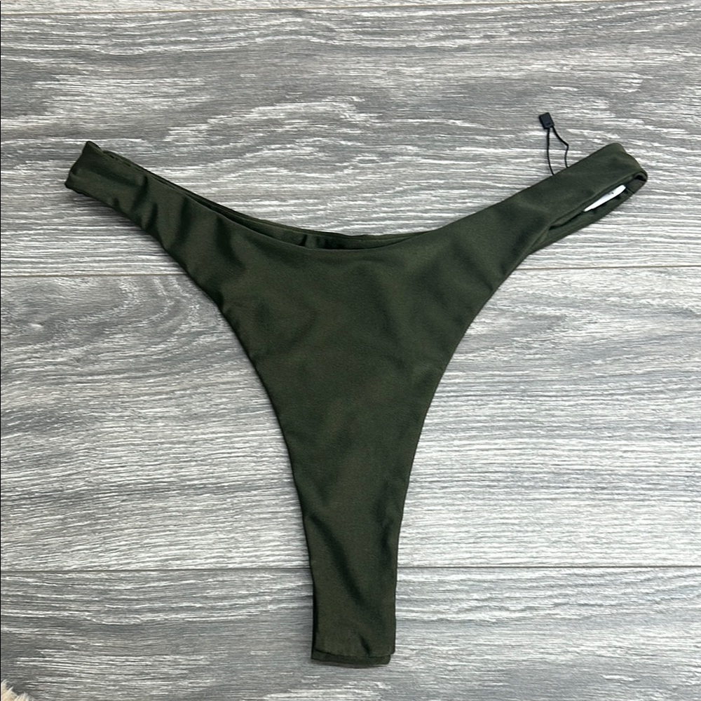Berry Beachy thong bikini bottoms size XL